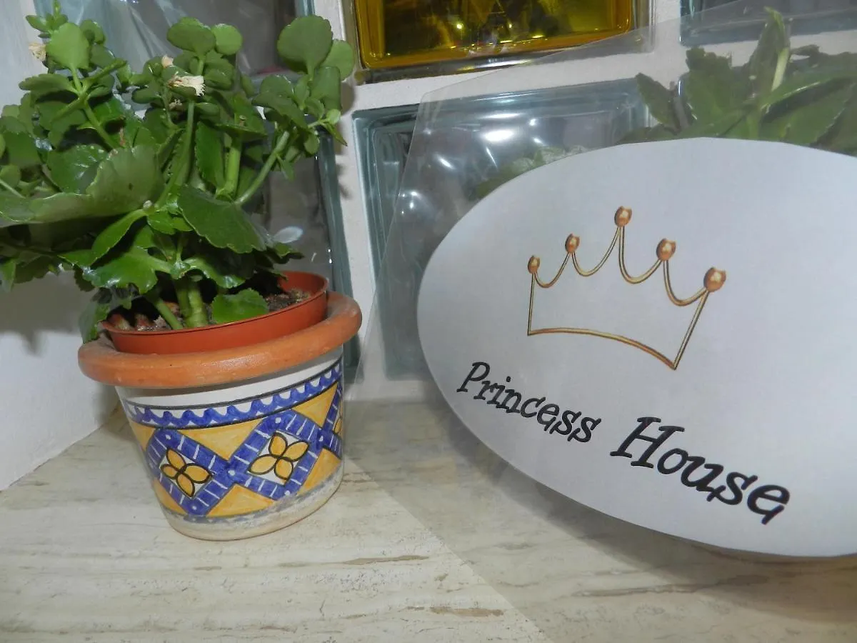 Princess House Palermo - Intero Appartamento - Mondello 0*,  Italy